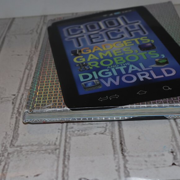 🤖 Cool Tech: Gadgets, Games, Robots, and the Digital World – Clive Gifford b.i. - Picture 5 of 7